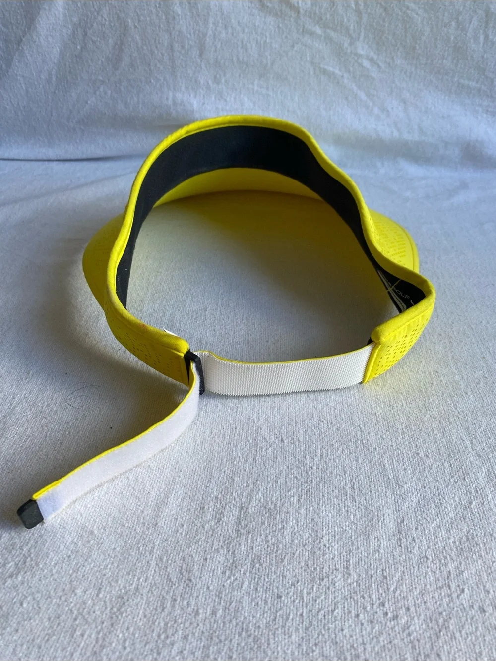 Nike Golf Women’s Tech Perforated Visor electrolime Yellow Adjustable 742710-741